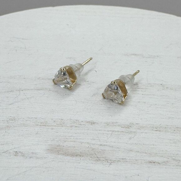14k Yellow Gold Triangular Stud Earrings CZ Cubic Zirconia Classic Minimalist - Picture 13 of 16